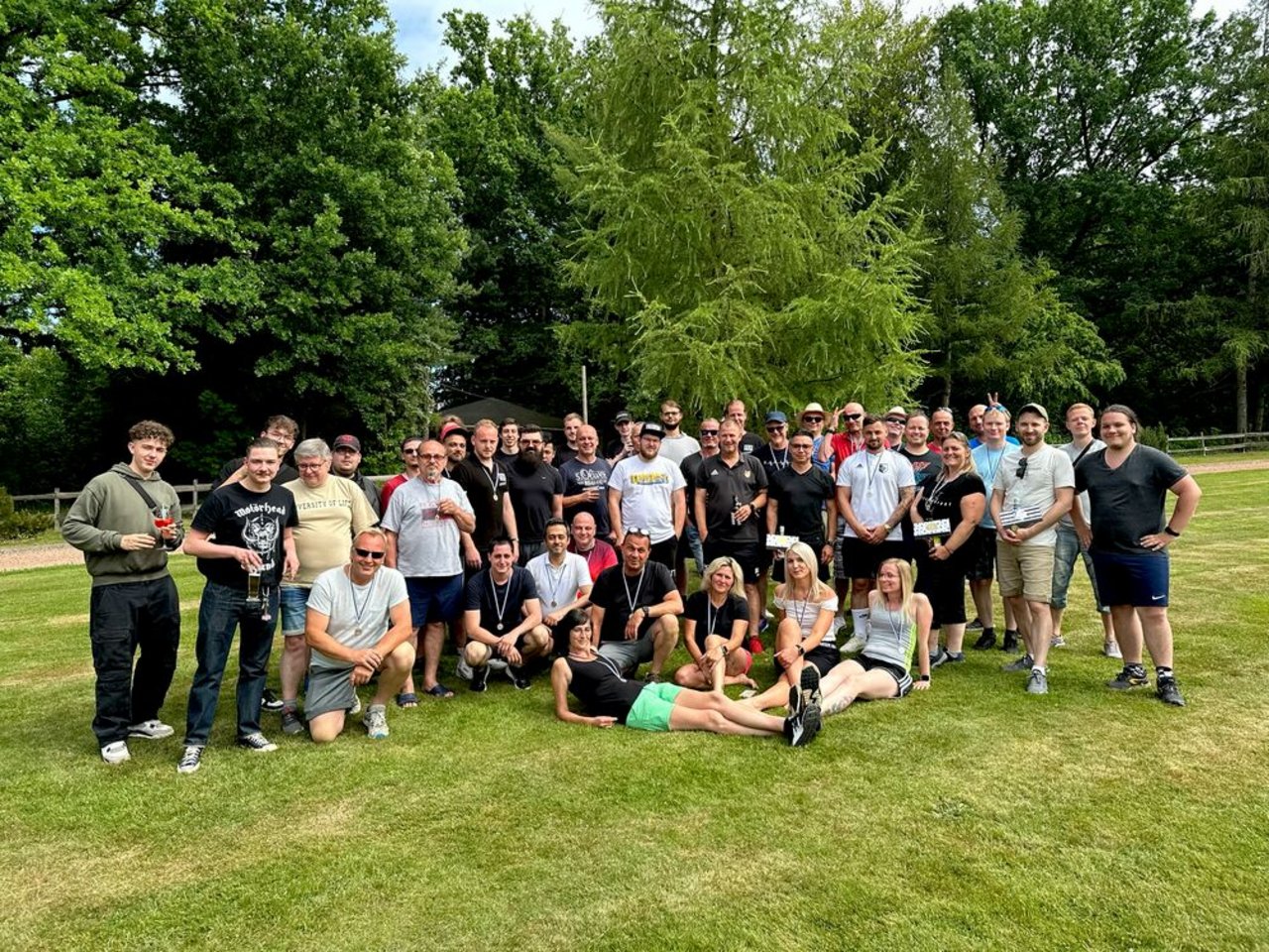 Das Team der FEA Chemnitz bei ihrem entspannt-sportlichen Sommerfest